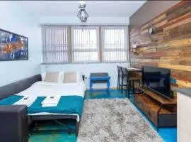 Inviting Oasis Studio Flat near Woolwich tube