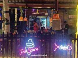 Parshuram Sea Shore Cafe and Rooms, Gokarna، فندق في Gokarn