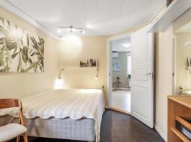 Strandhuset B&B, Bed & Breakfast in Tranek&aelig;r