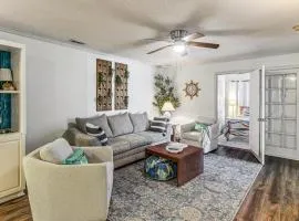 Golf Cart and Pool Access! Condo in Myrtle Beach