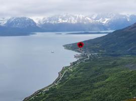 Apartment by the Lyngenfjord, hotel v destinácii Olderdalen