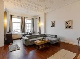 Schiefe Stadtvilla Oldenburg - großes Altbauhaus