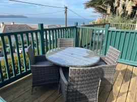 Coastal Escape with Panoramic Woolacombe Views, Hotel in Woolacombe