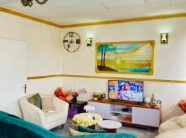 Jnelis Home, hotel di Yaoundé