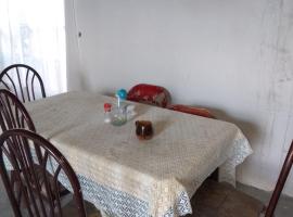 Habitación en casa particular para hombre, hotell i Morelia