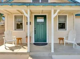 UNDeR THE OaKS-Hot Tub & Walk Downtown