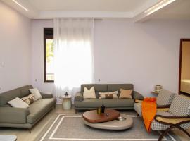 Heritage Residences Muyenga-The Grey Lounge 2BR, hotel a Kampala