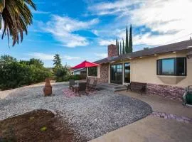 DoWNTOWN DeRBY-Hot Tub & Views