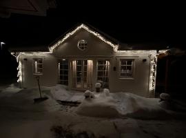 Exklusivt Spa-boende i Sala, Bastu & Jacuzzi Ing&aring;r, wellness hotel v destinaci Sala