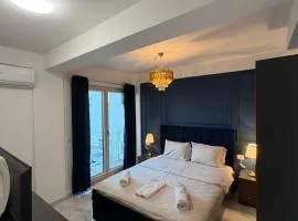 Lakefront Pearl Lux Studio