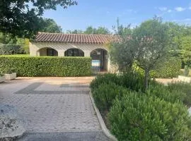 Maison bohème, clim, parking, jacuzzi