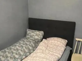 Cheap Apartment near airport with included parking, washer and dryer Always Ready Finhaugveien 5