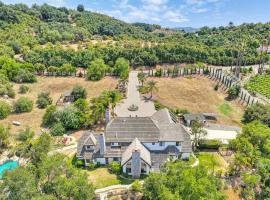 Casa Fuerte - Valley Estate w Pool Hot Tub Sports Court, מלון בטמקולה