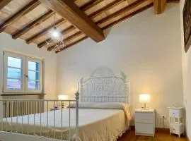 Casa nel verde, tra Pisa, Lucca e Firenze