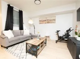 Elegant 2BR Near DC Sights & H Street