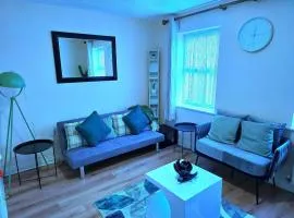 4-Bedroom House with En-Suite, 2 additional bathrooms, Free Parking