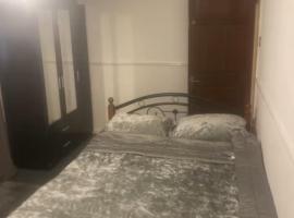 Home away from Home, hotel in Dagenham