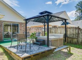 Orange Beach Home with Hot Tub Less Than 2 Mi to The Wharf, spa hotel sa Orange Beach