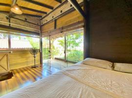 Casa Chalé Morro das Pedras em Florianópolis Para 2 pessoas, hotel en Florianópolis