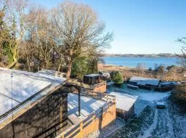 Family-Friendly Cottage Near the Coast