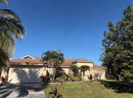 Quiet Naples retreat suite with pool - 1 or 2 bedrooms, hotel di Napoli