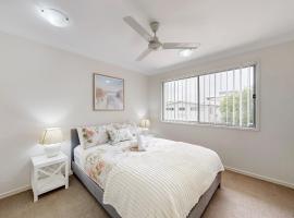 Homely & Welcoming in Mango Hill, hotel i North Lakes