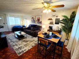 Cozy Luxury - King Bed, Coffee Bar, Sleeps 5