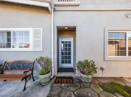 Welcoming & Spacious 2-Bedroom Guest Suite in Torrance 20 Minutes from LAX