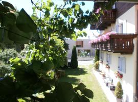 Garni Hattlerhof B&B: Brunico'da bir otel
