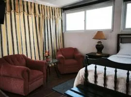 Nirvana 2, Habitación doble con todos sus servicios