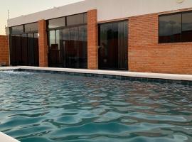 Casa Quinta Valle Del Sol, hotel en Paraguarí