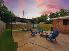 Seabrook Sanctuary Cozy 3BR Home Perfect for Families Privacy & Comfort Galore