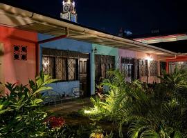 Hotel La Casa Del Paucar、イキトスのホテル