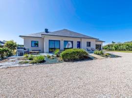 Villa Ty Mogué 4 étoiles Vue mer & SPA privatif, plage et Gr34 à pied, Hotel in Sibiril