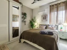 Close to the sea and city center