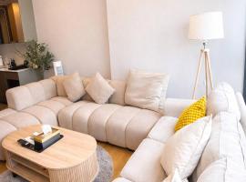 Luxury 1 Bedroom l BTS 2 mins l Pool and Gym, Hotel in Pratunam