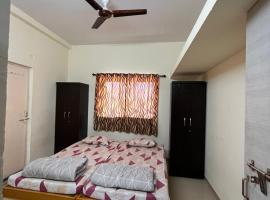 Home Nest, hotel em Anand