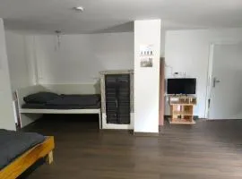 Mobilierte Wohnung- 2 Zimmer - Küche - WLAN - Parken