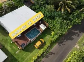 Mara'ai le spot Tubuai, Chambre Triple Deluxe Mahu SDB Privée avec piscine