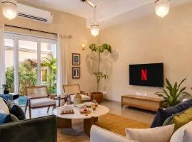 Villa Avyan by Hireavilla - Luxury 4BHK with Pool 5 mins from Assagao