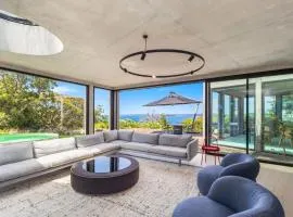 'Bouddi House' by HolidayCo