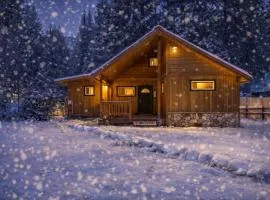 Rivers Edge by NW Comfy Cabins