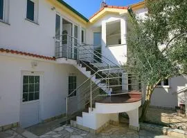 Seaside Apartment with Terrace for 4