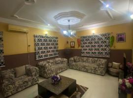 Comfortable Arepo Home for Business or Leisure, hotel v mestu Pakuro