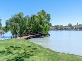 Riverside - Waterfront Luxury, hotel v destinaci Mannum