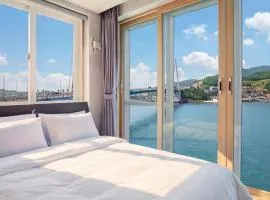 Yeosu Janggun Island Pension