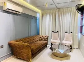 2 BHK Apartment near to cafés, clubs & market, C-Scheme