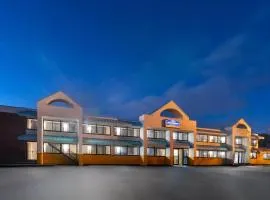 Howard Johnson by Wyndham Malden Boston Area