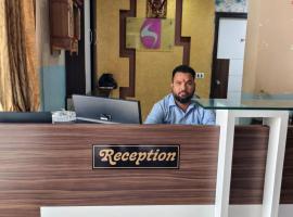 Hotel Signor, hotel em Ahmedabad