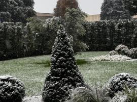 Royal Company Rooms, hotel sa Grassobbio